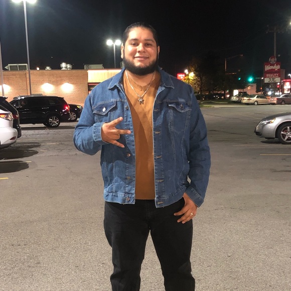 Meet your Posher, Jorge - Picture 1 of 1